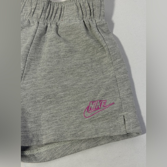 Nike Toddler Girl Outfit Shorts Set 4T Black Logo T-Shirt Top Shorts Gray Neon - Picture 7 of 14